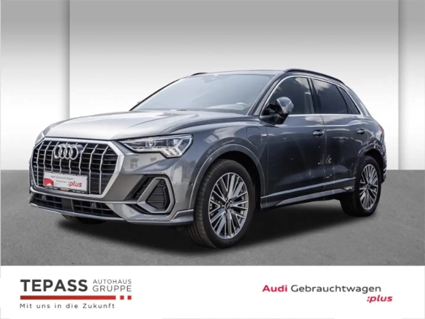 Audi Q3 45 TFSI e S-TRONIC 2x S LINE 18 NAVI LED SHZ KAMER Grijs - 1