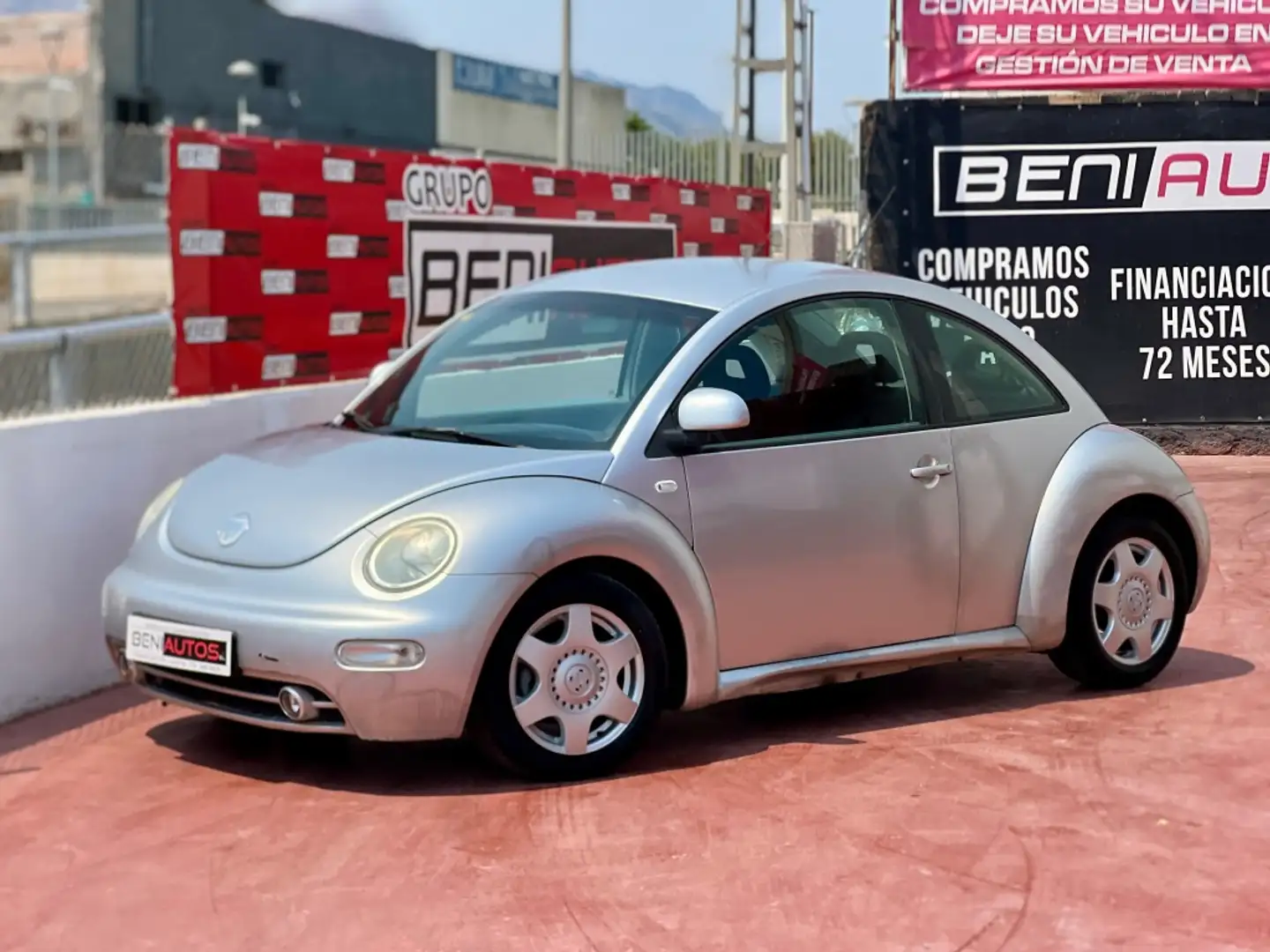 Volkswagen Beetle 2.0 Gris - 1