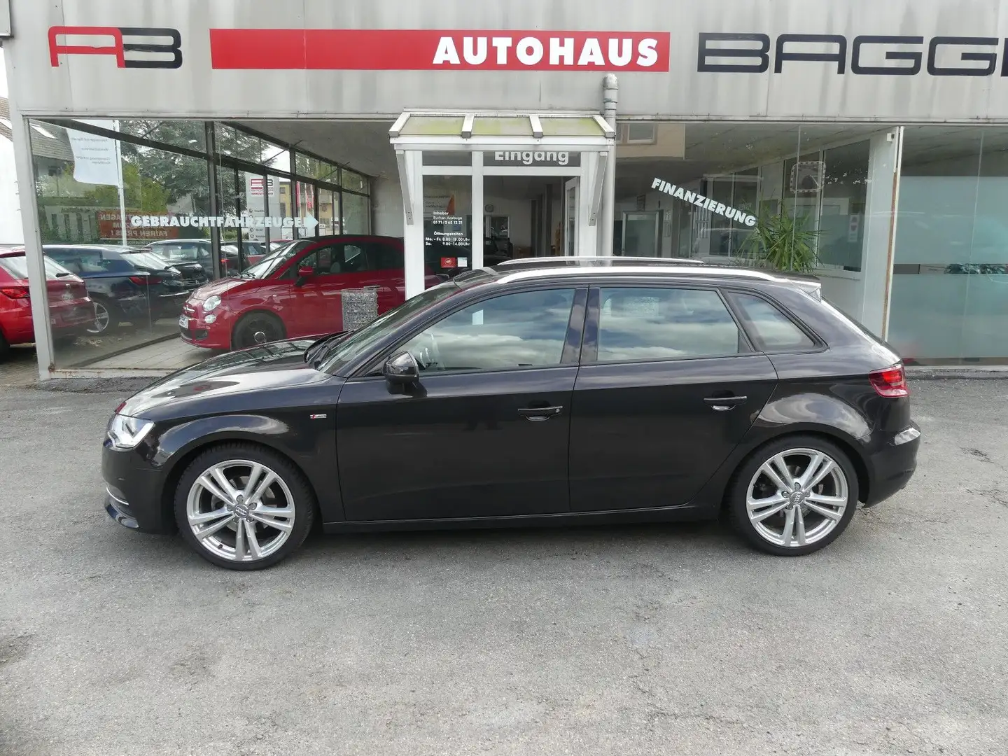 Audi A3 Sportback S line Sportpaket Braun - 1