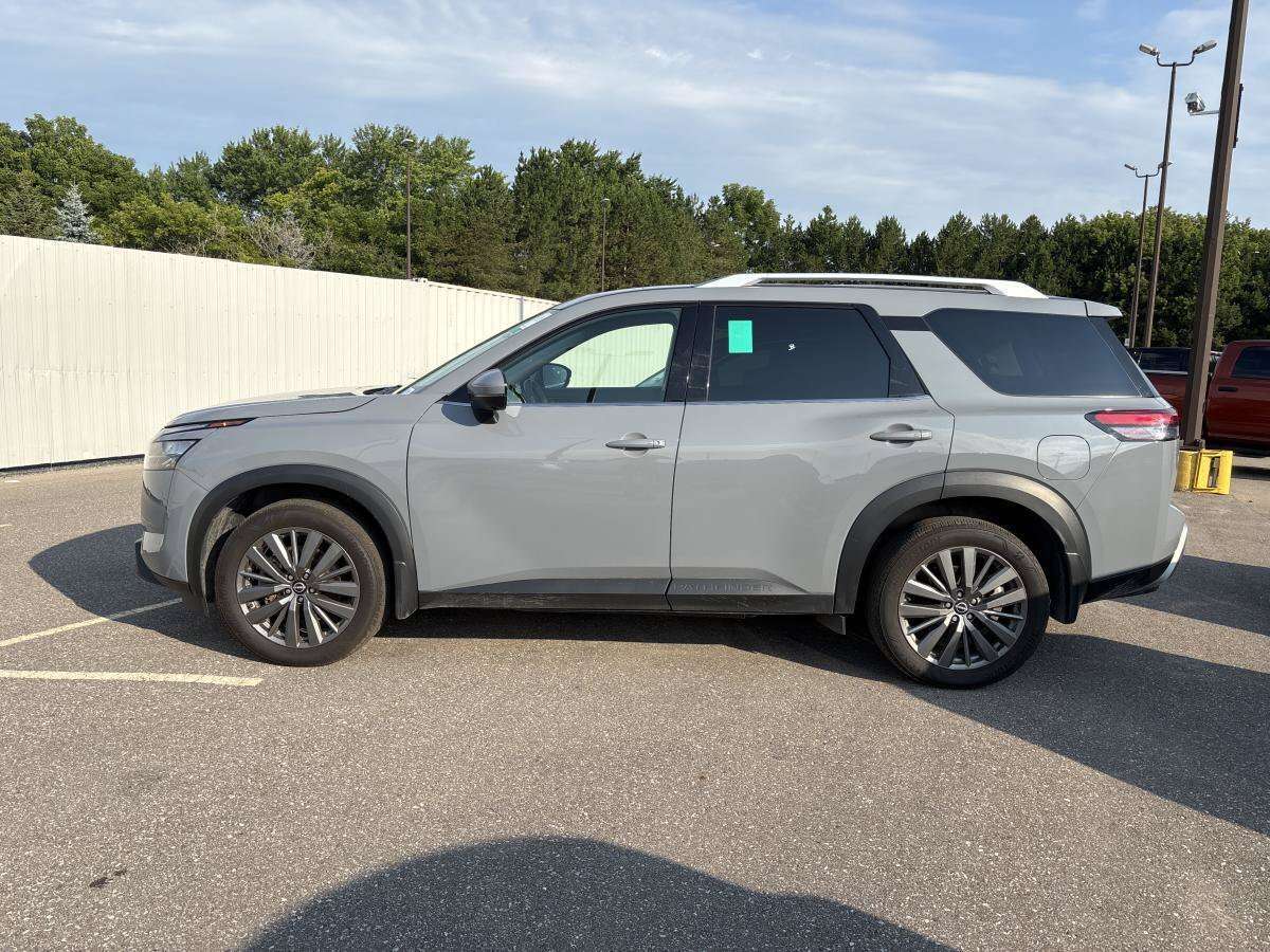 2025 Nissan Pathfinder SL AWD | No Accidents | 360 Camera | Panoramic Roo