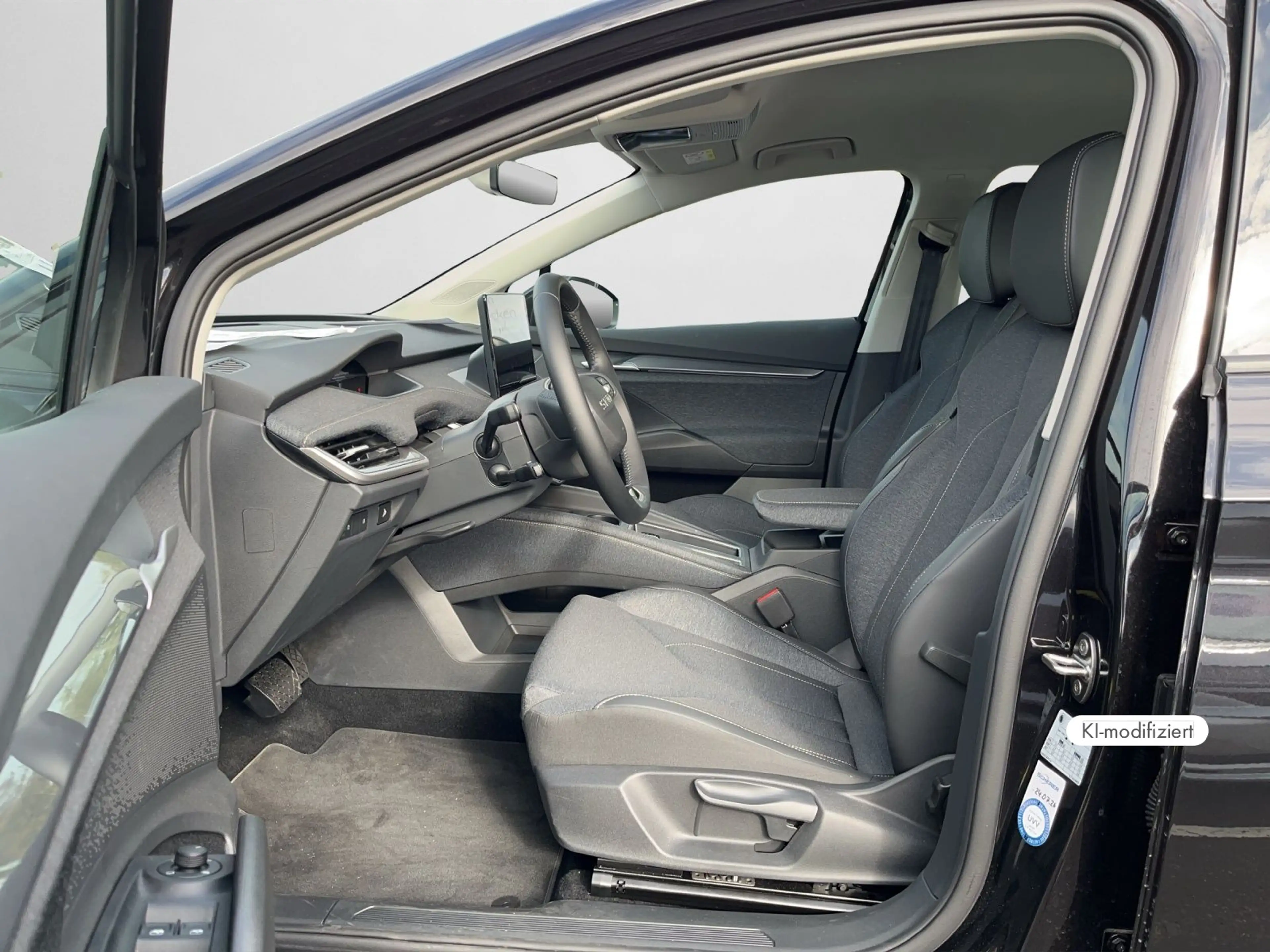 Skoda Elroq 60 Smart, 150 kW — photo 11