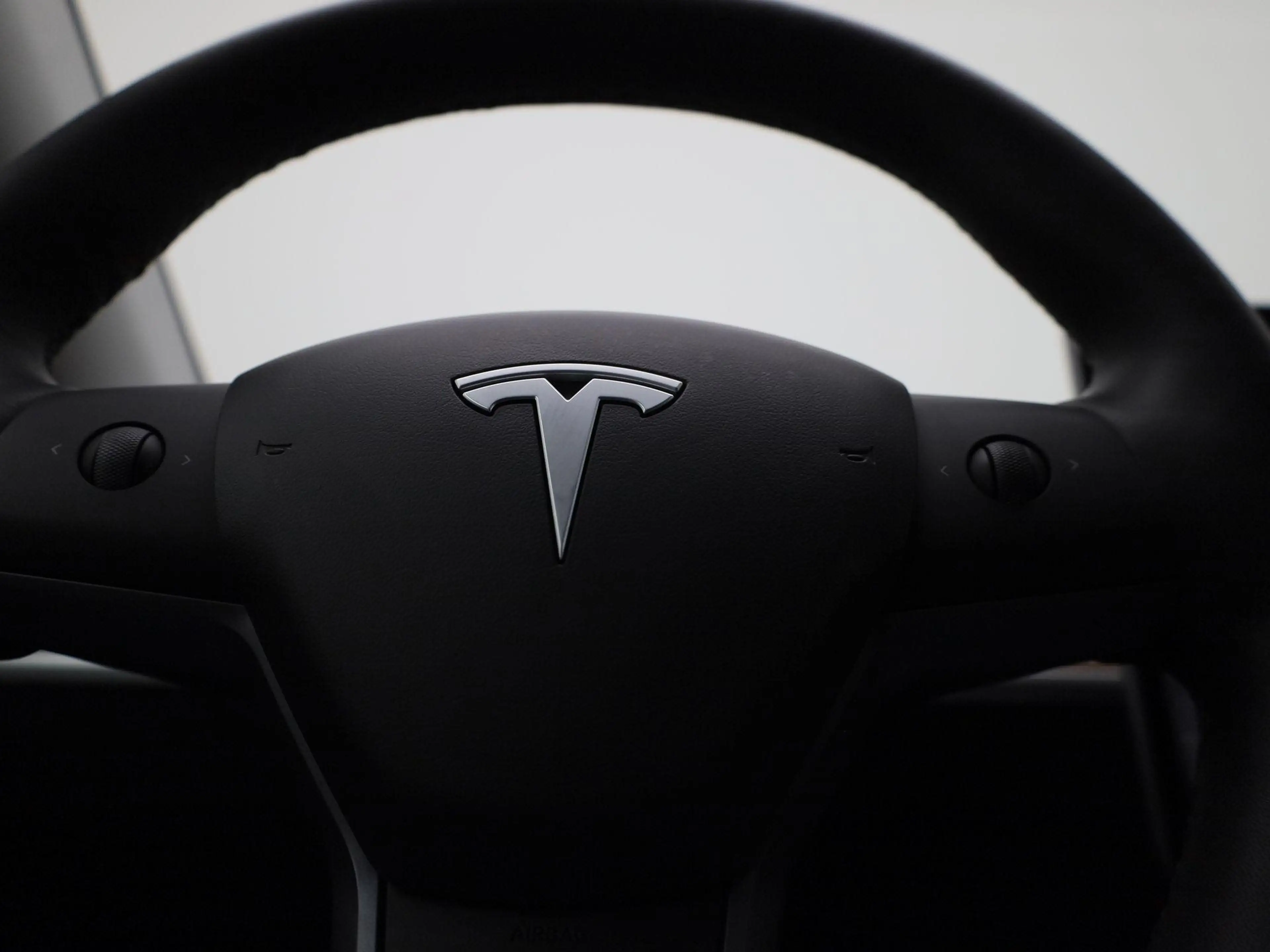 Tesla Model Y Long Range Dual Motor AWD — photo 29