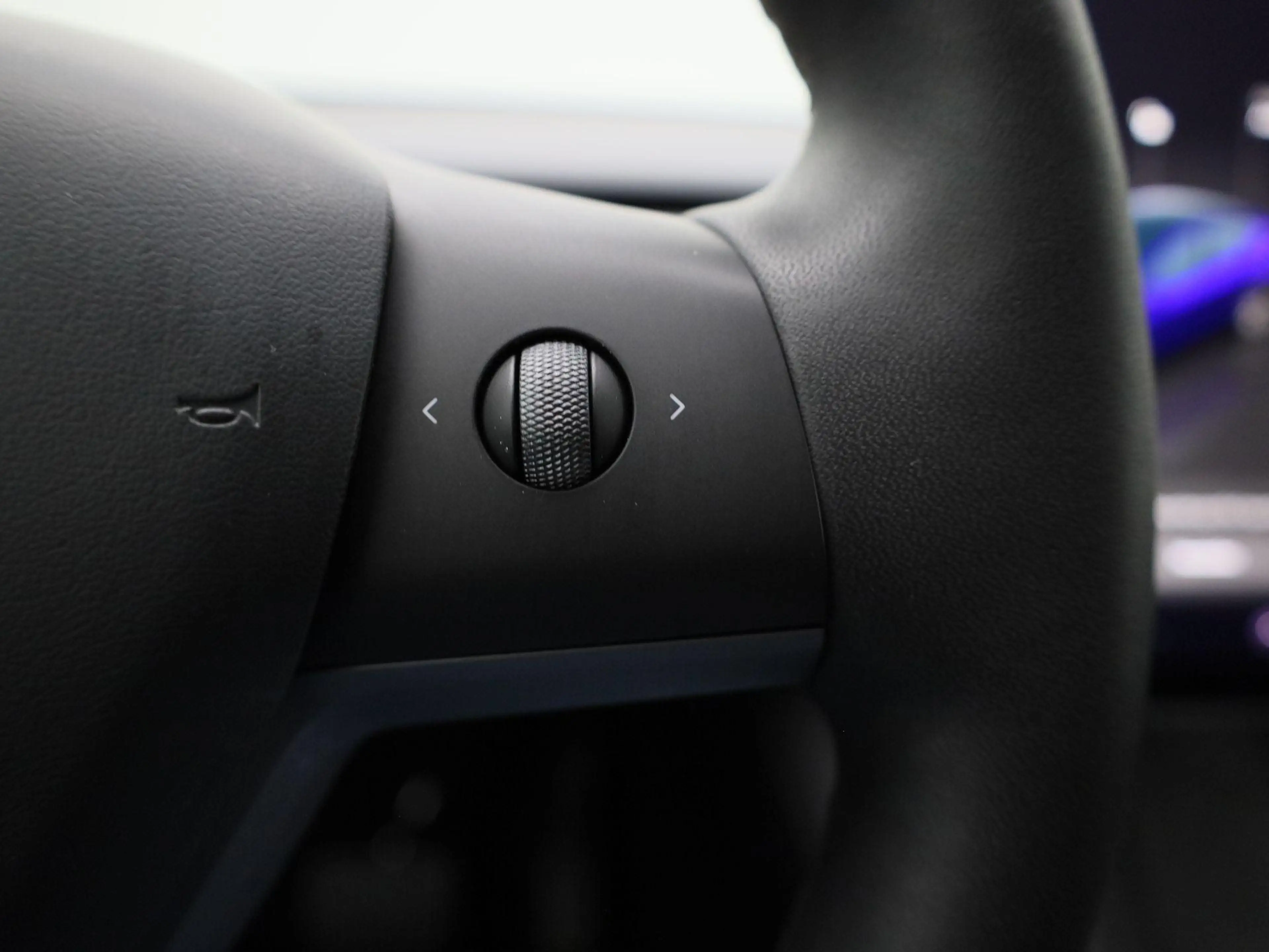 Tesla Model Y Long Range Dual Motor AWD — photo 18