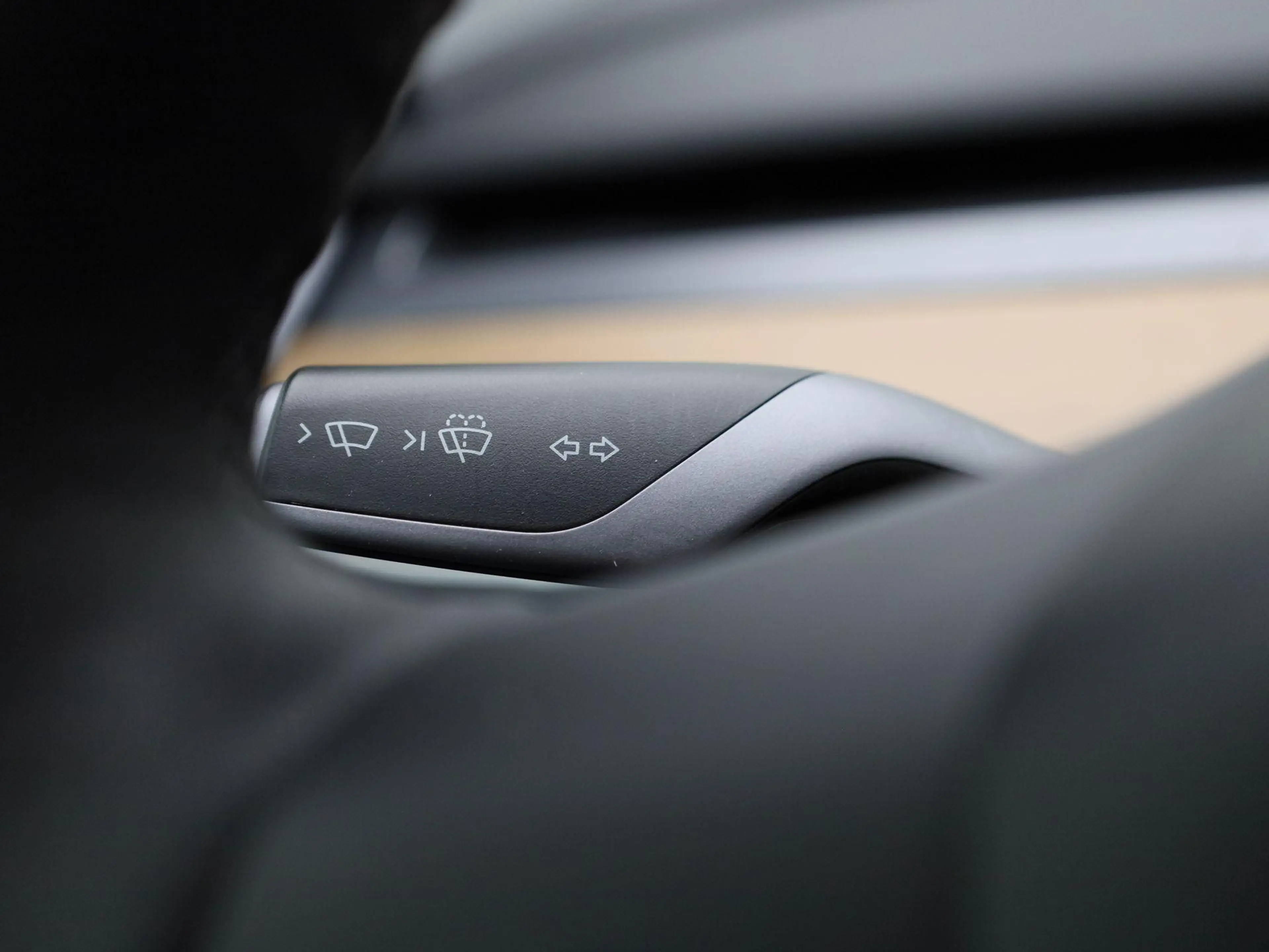 Tesla Model Y Long Range Dual Motor AWD — photo 24
