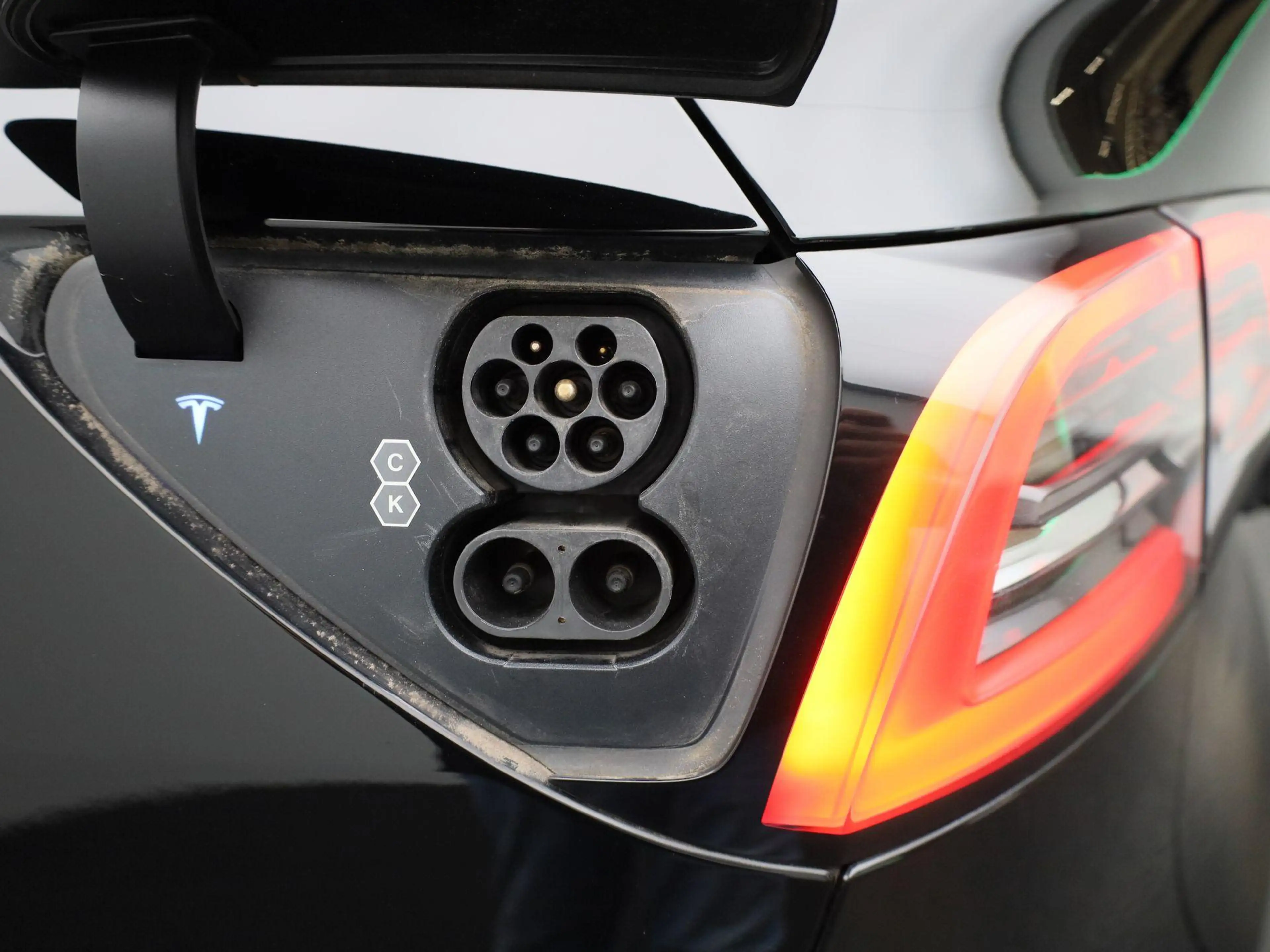Tesla Model Y Long Range Dual Motor AWD — photo 14