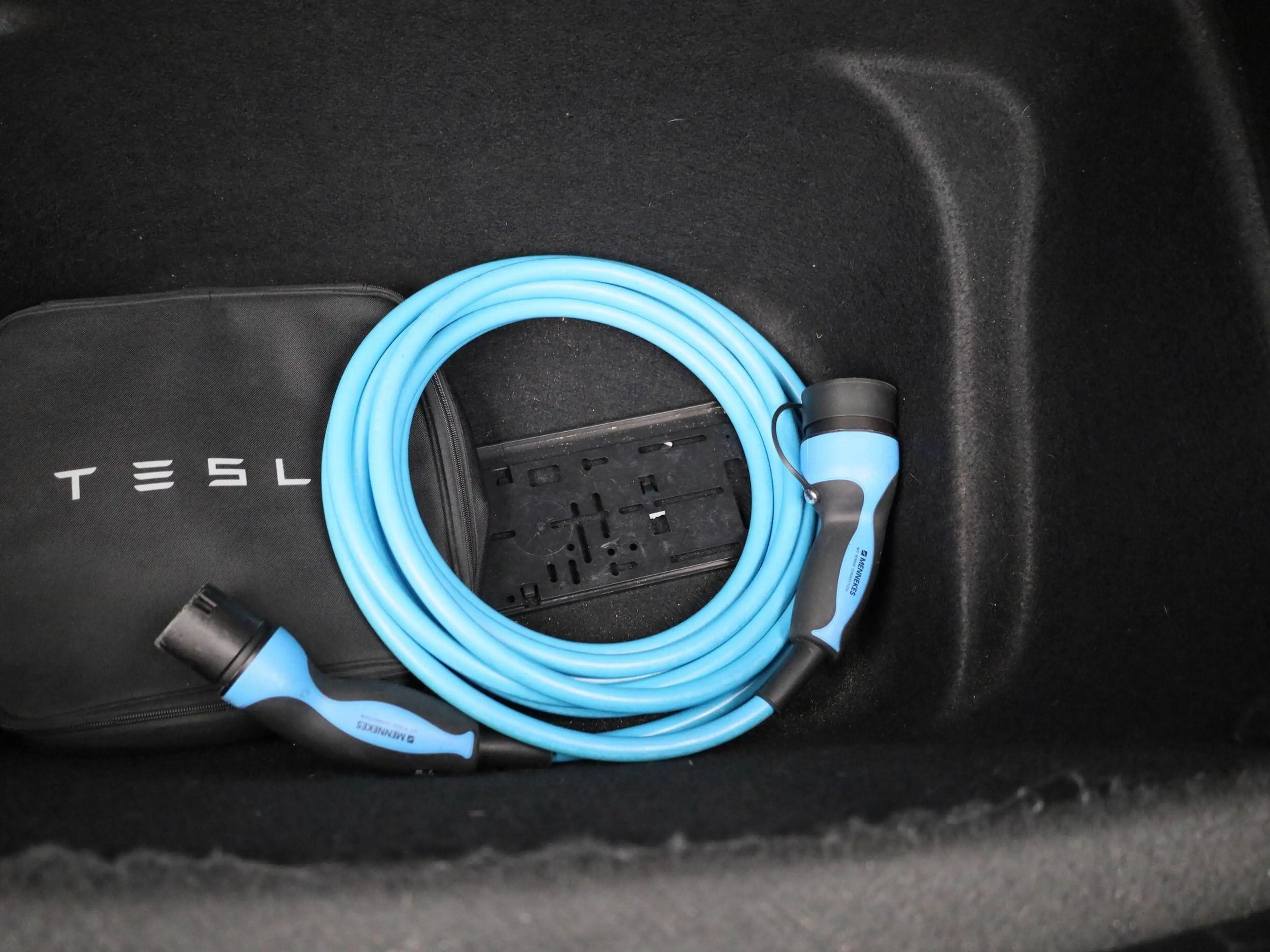Tesla Model Y Long Range Dual Motor AWD — photo 12
