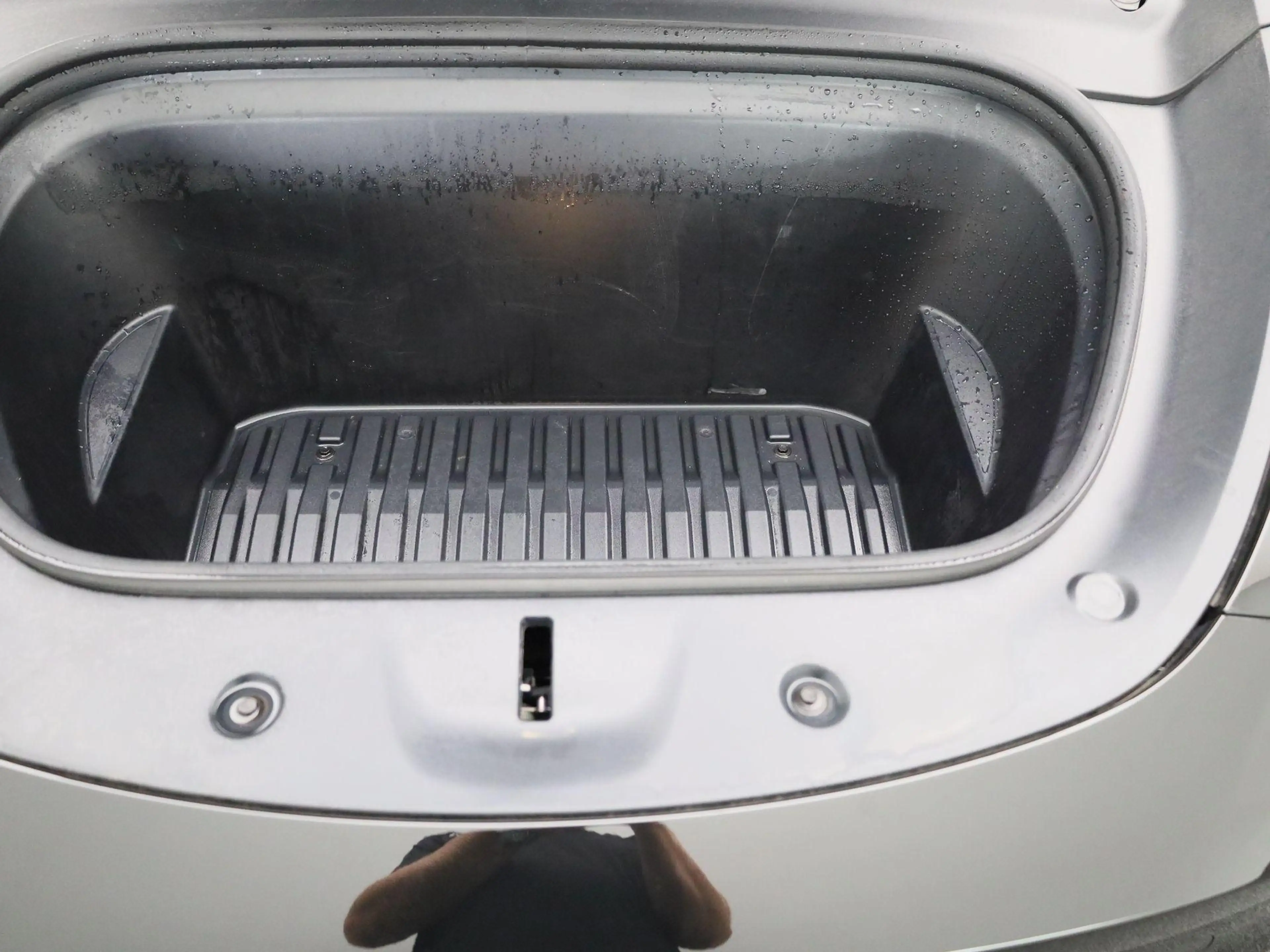 Tesla Model Y Long Range Dual Motor AWD — photo 33