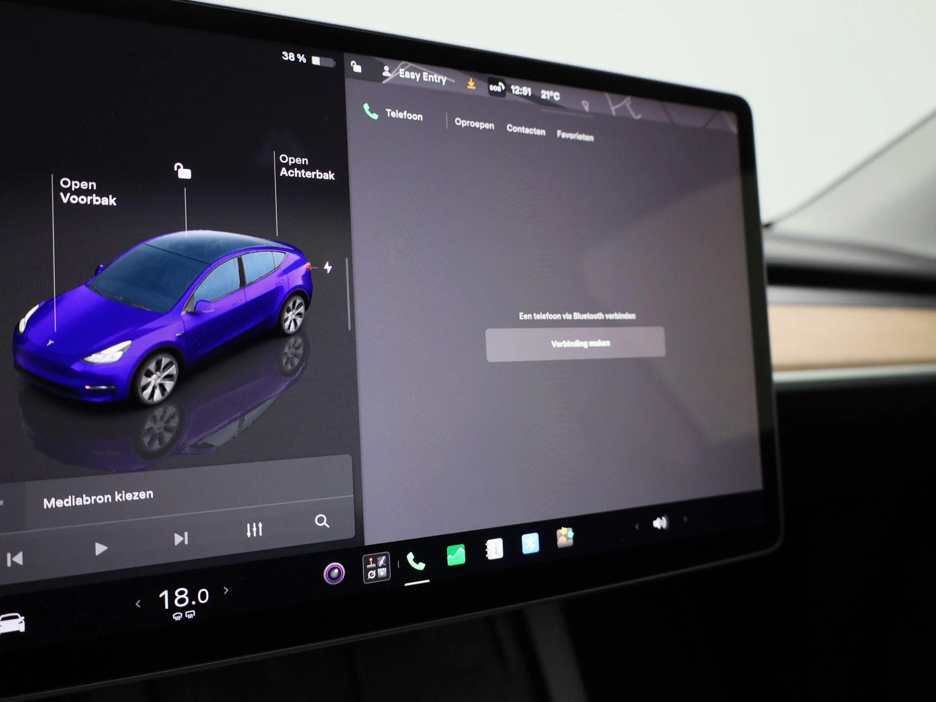 Tesla Model Y Long Range Dual Motor AWD — photo 23
