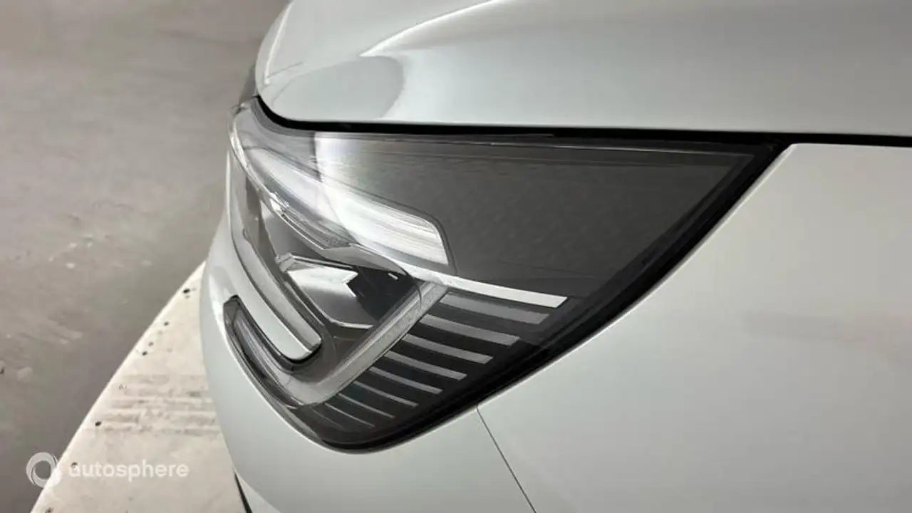 Renault Captur — photo 17