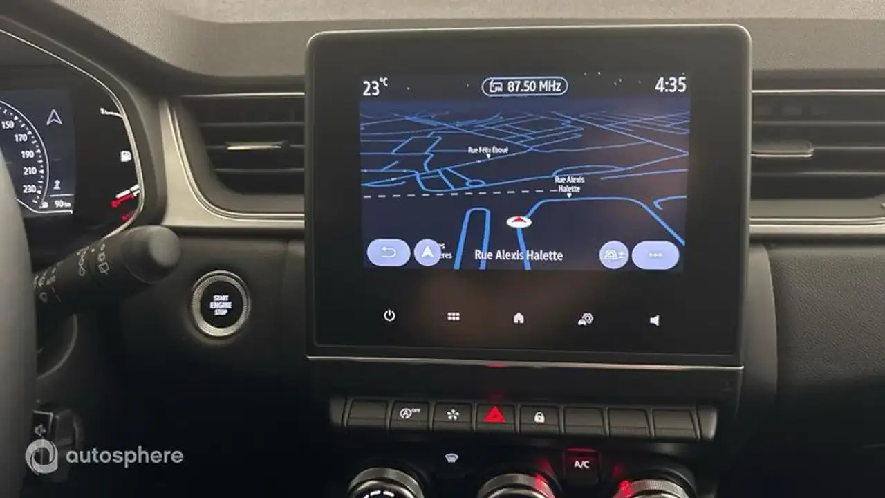 Renault Captur — photo 18