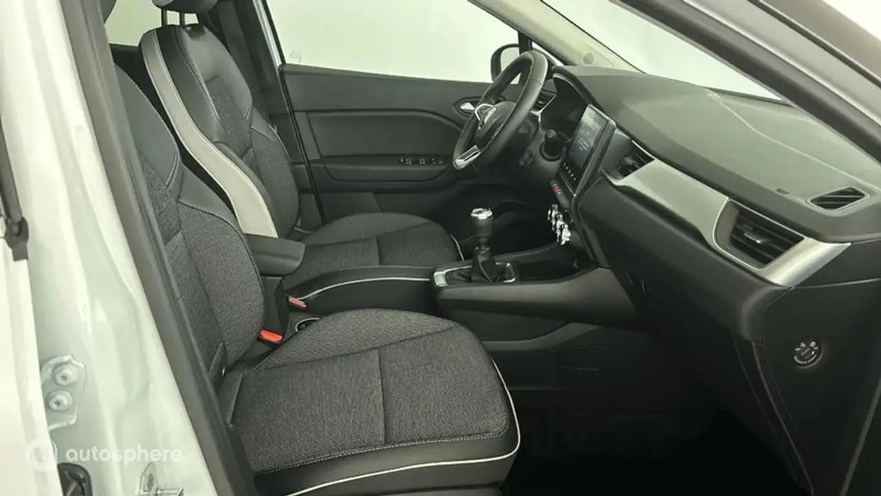 Renault Captur — photo 15