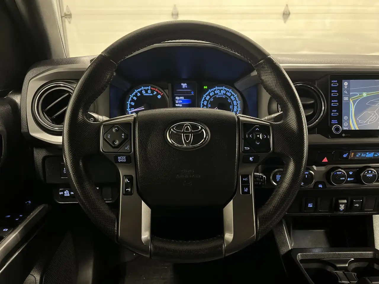 Toyota Tacoma снимка Toyota Tacoma