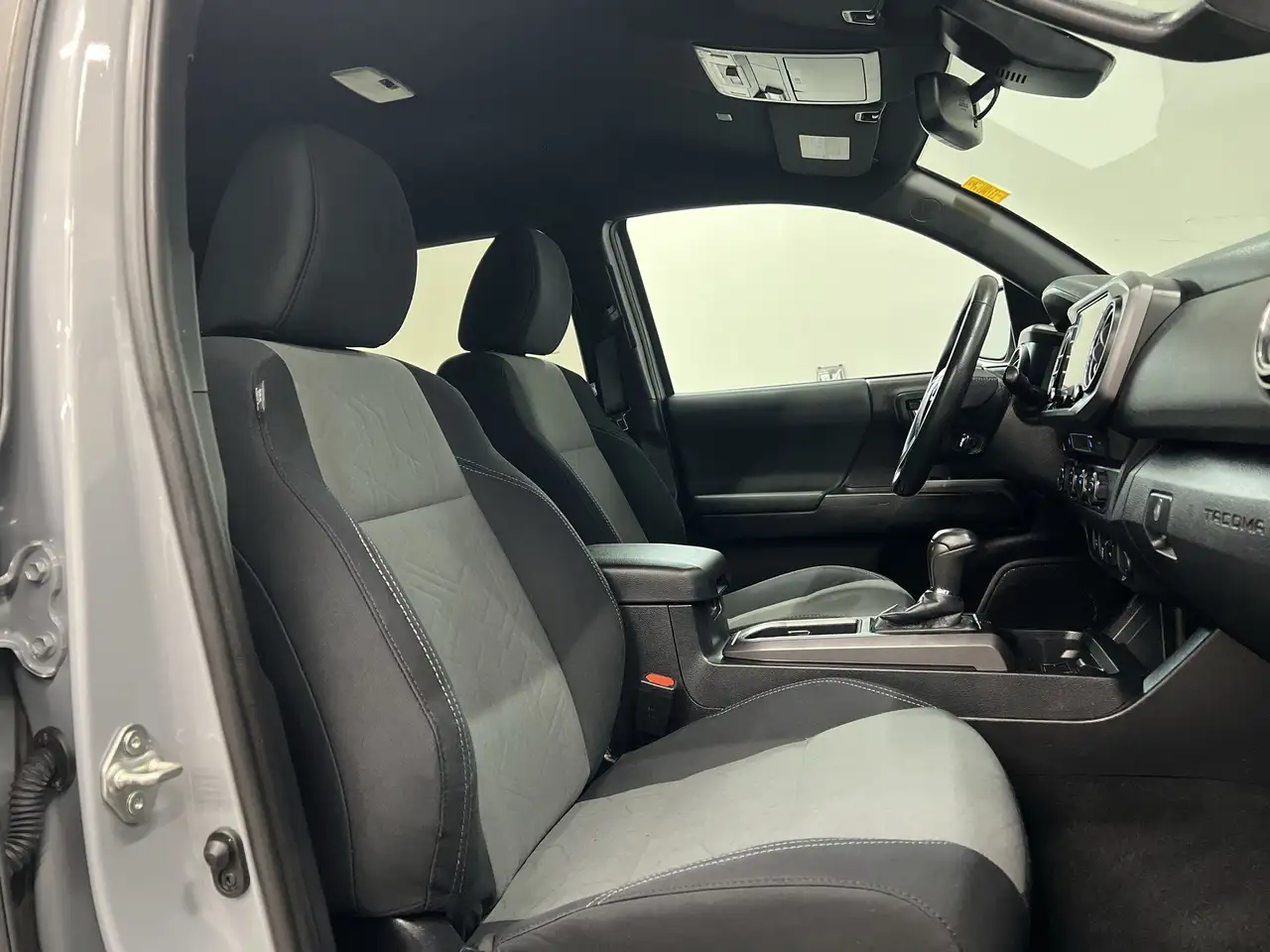 Toyota Tacoma снимка Toyota Tacoma