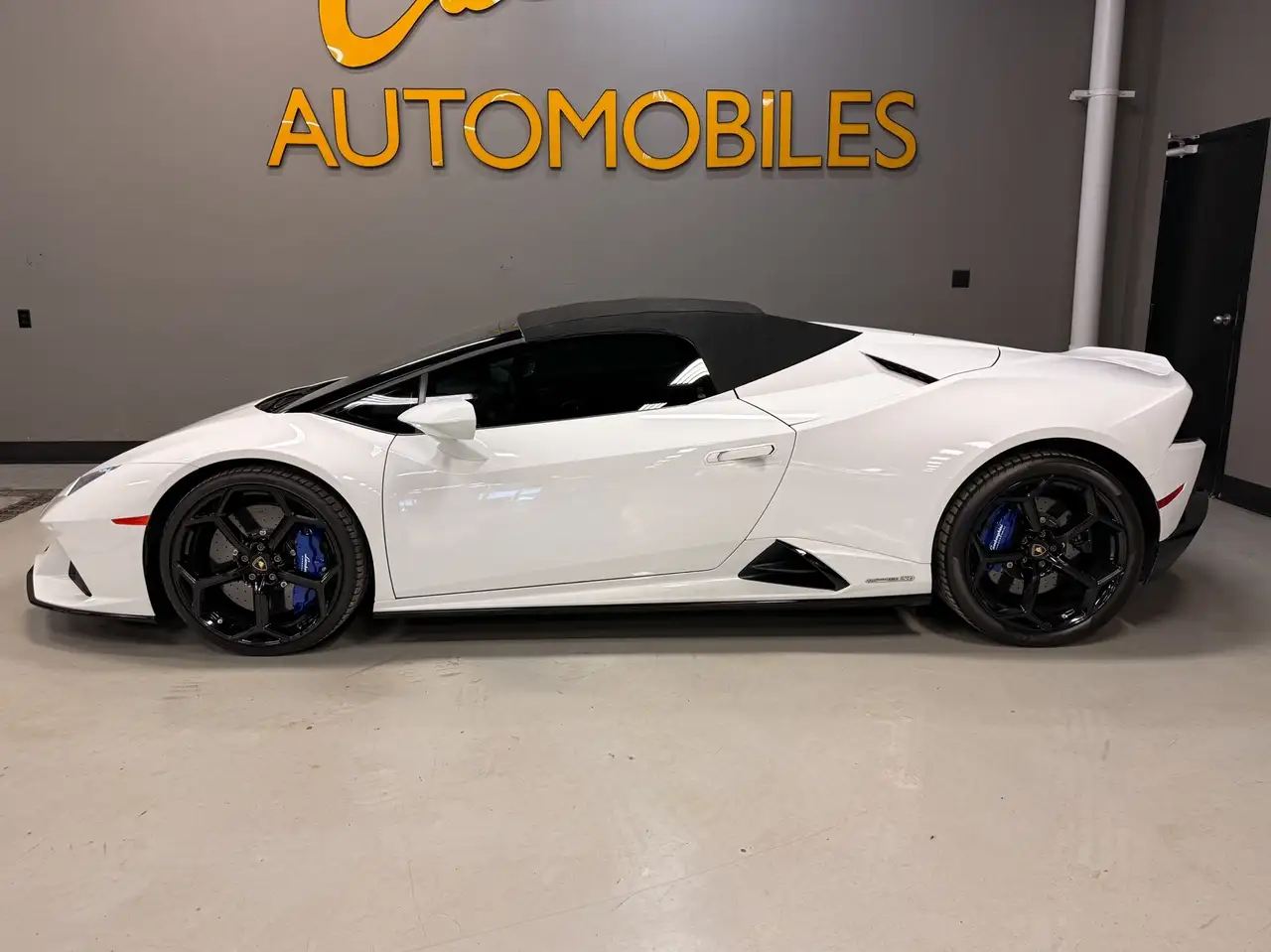 Lamborghini Huracán снимка Lamborghini Huracán