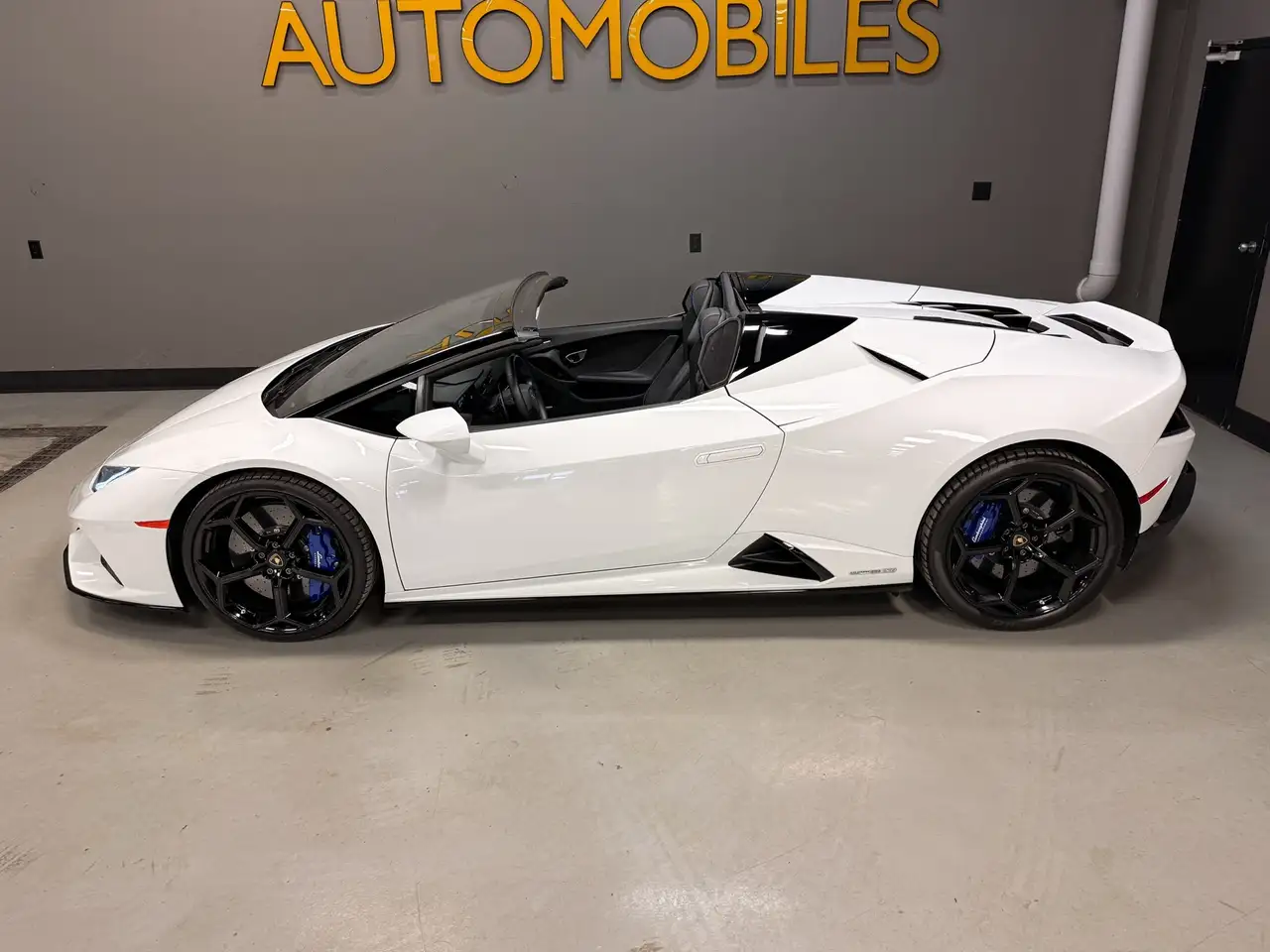 Lamborghini Huracán снимка Lamborghini Huracán