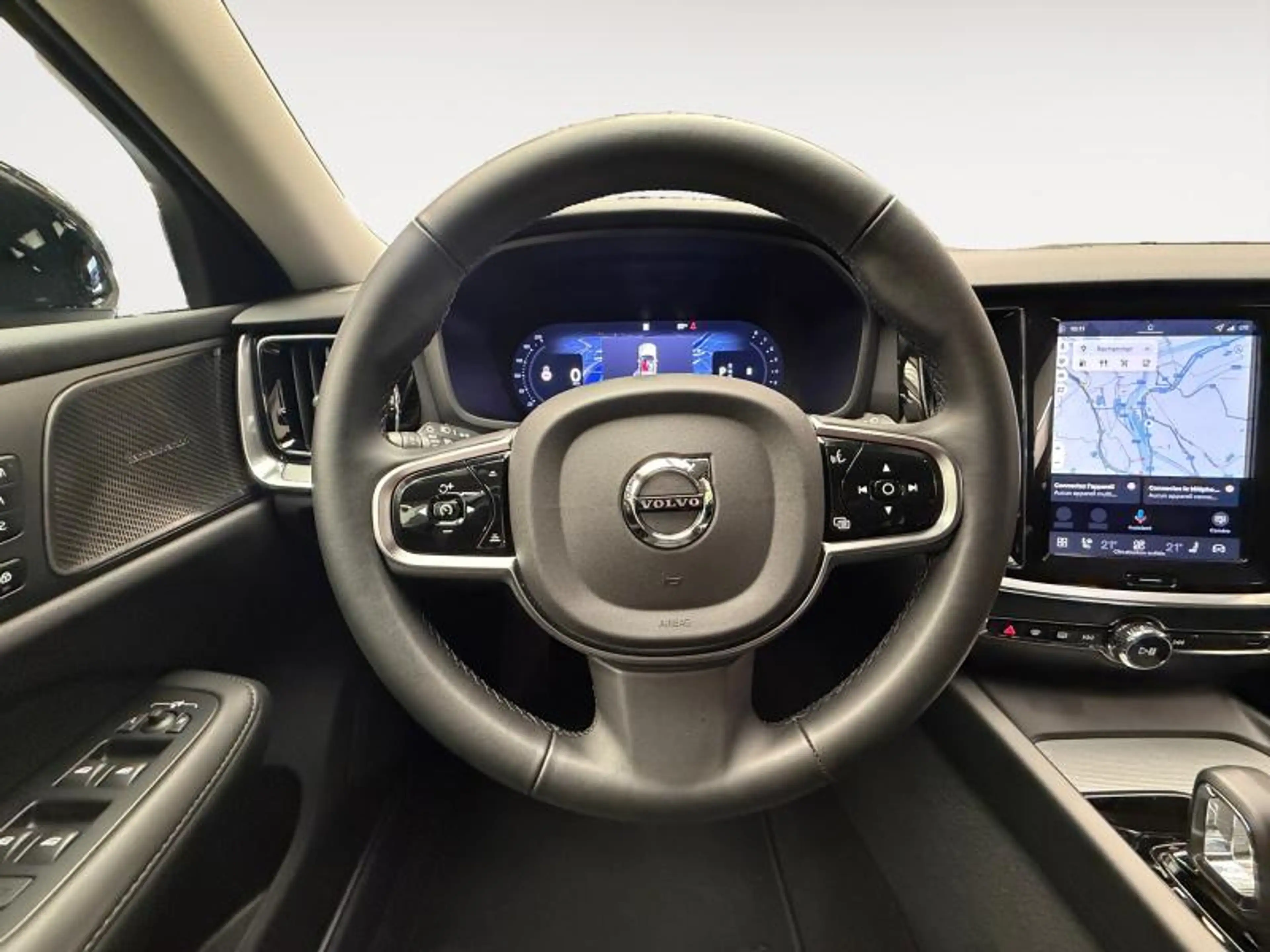 Volvo V60 B4 Plus Dark / Essence 2026 — photo 12