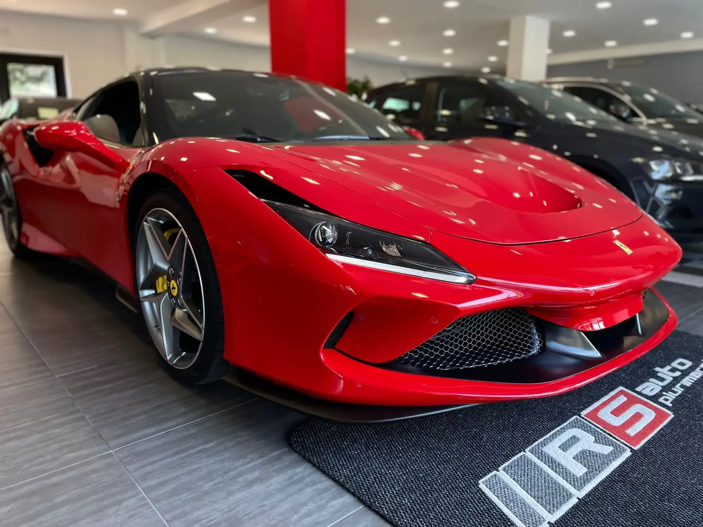 Ferrari F8 Tributo Coupe 3.9 Rot - 2