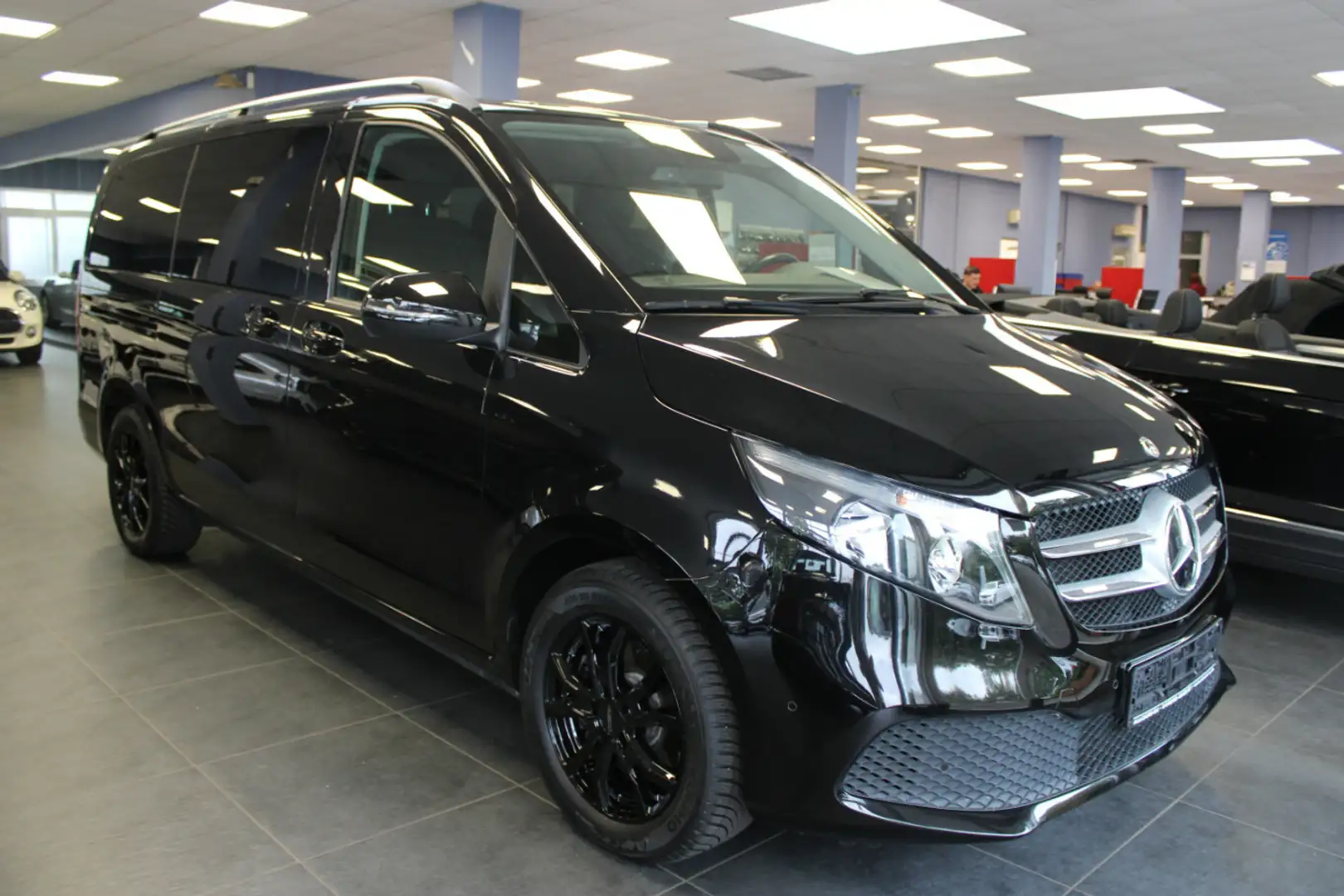 Mercedes-Benz V 250 d lang 9G-TRONIC Edition Schwarz - 1