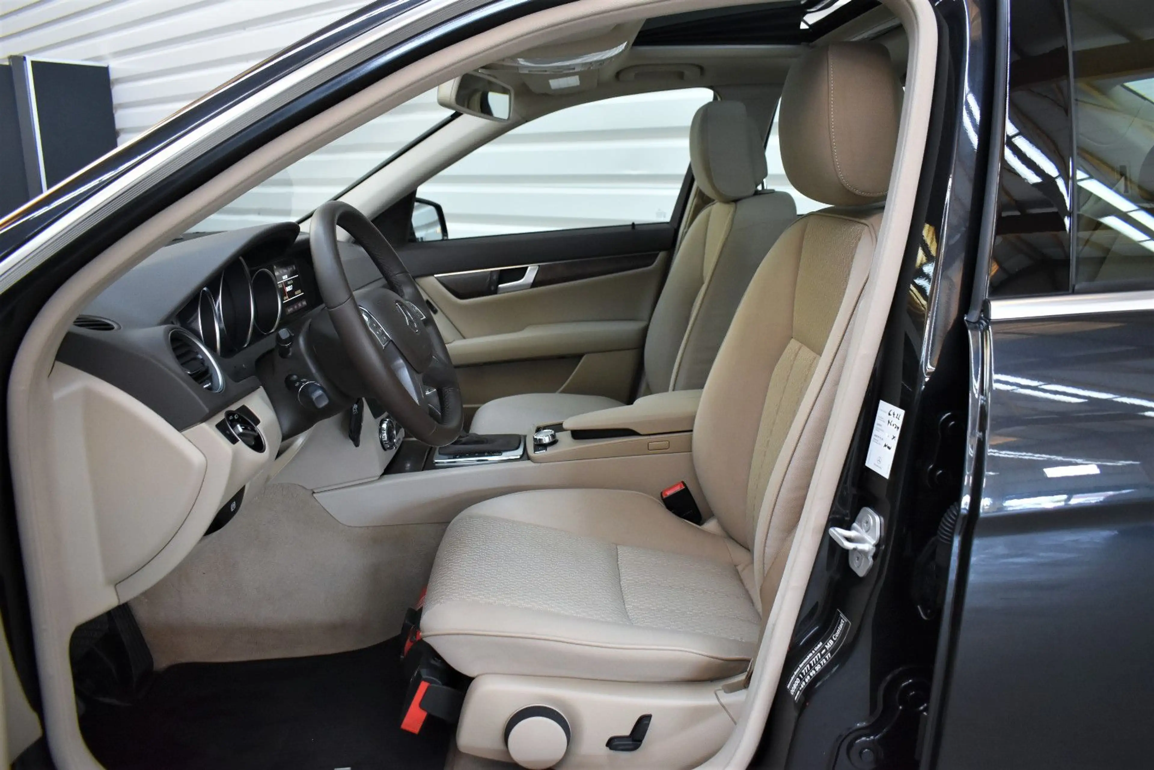 Mercedes-Benz C 350 C350 Elegance 4Matic+STHZ+Kamera+ACC+47.000KM — photo 9