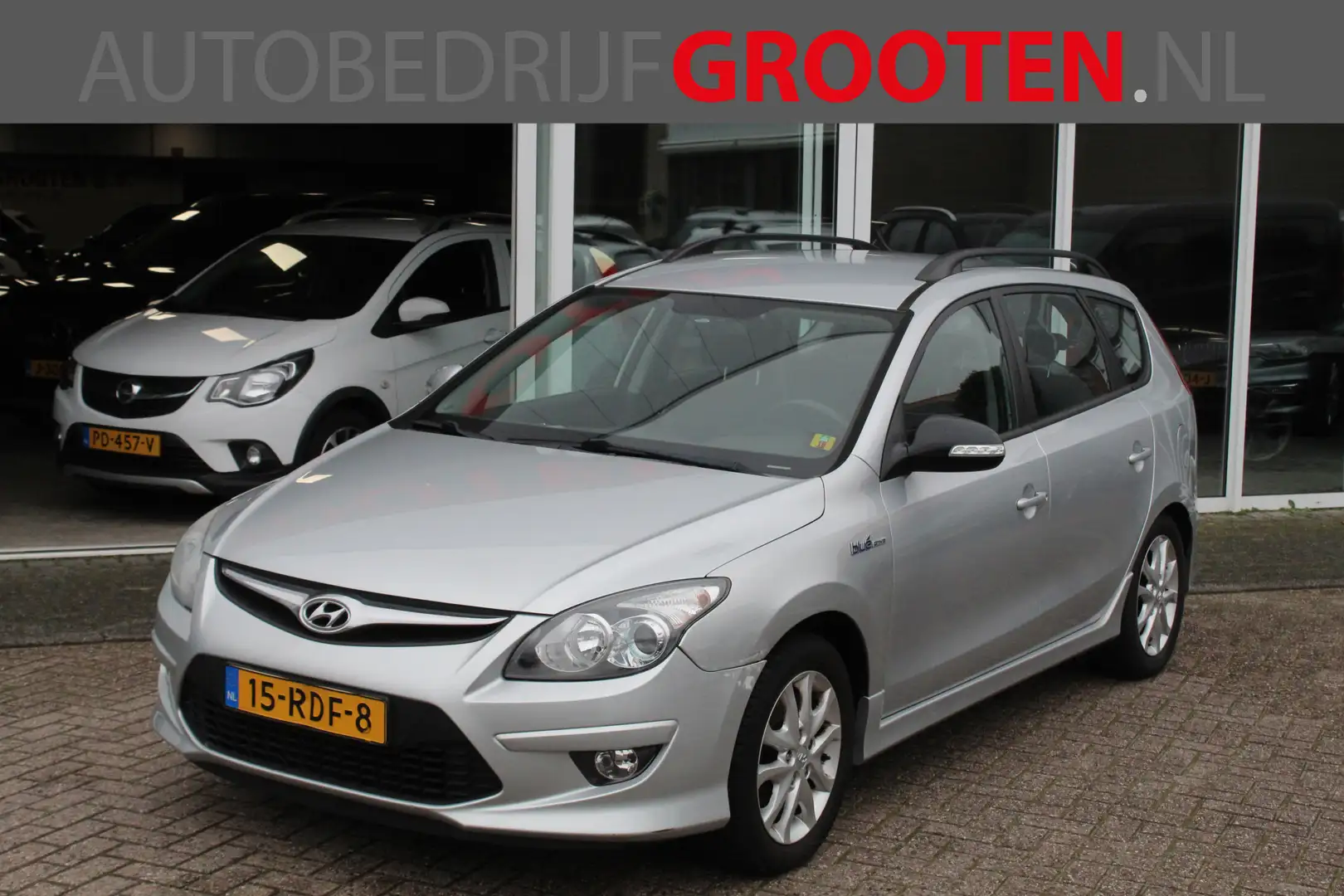 Hyundai i30 CW 1.6i i-Motion Grijs - 1