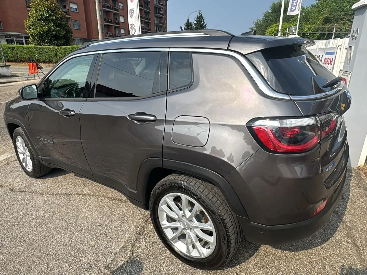 Jeep Compass Compass 1.3 turbo t4 phev Limited 4xe at6 Gris - 2