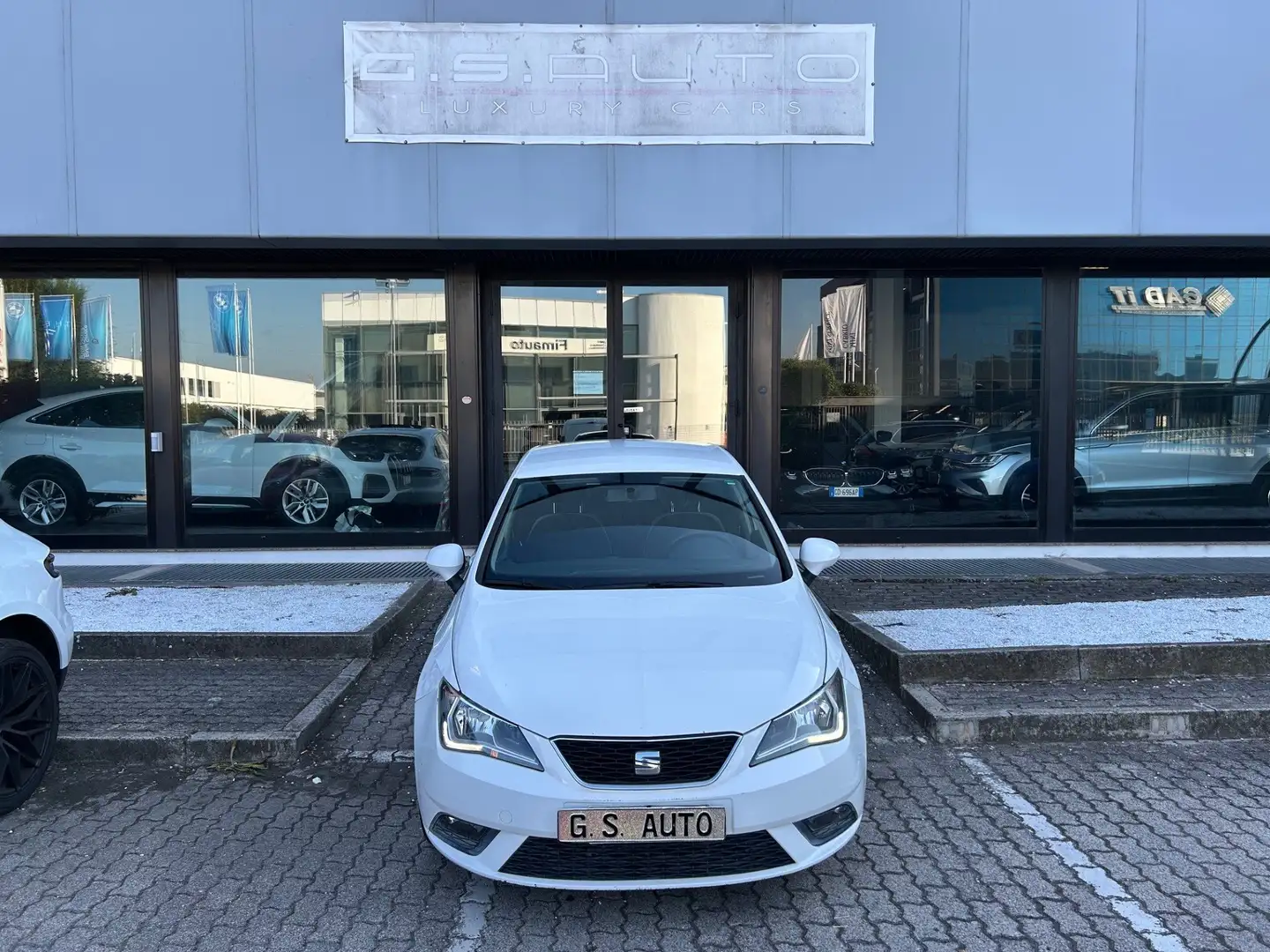 SEAT Ibiza 5p 1.4 tdi cr Style 75cv MOTORE RUMOROSO Bianco - 2