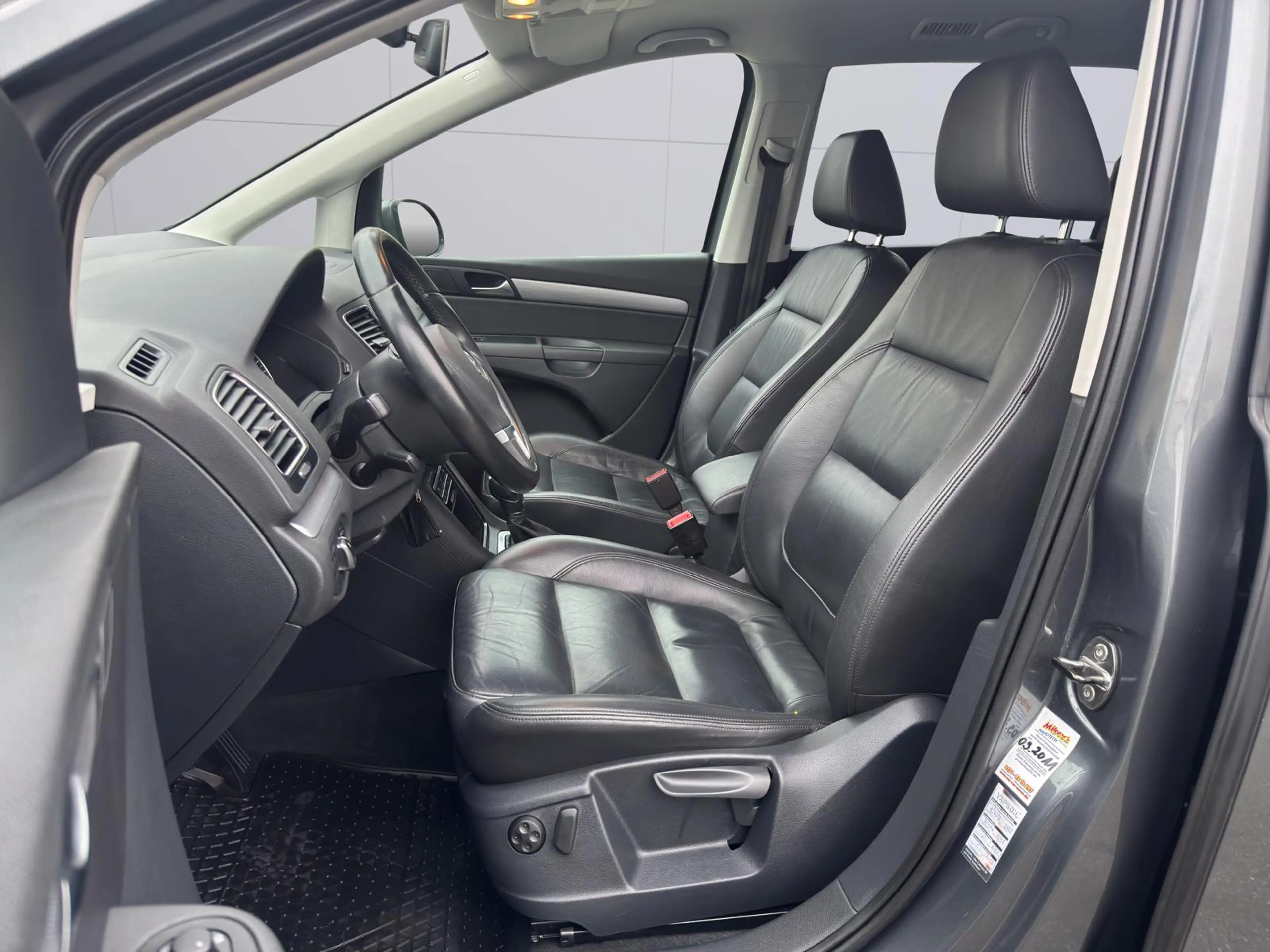 Volkswagen Sharan 2.0 TDI DSG Highline AHK VW-Historie — photo 15