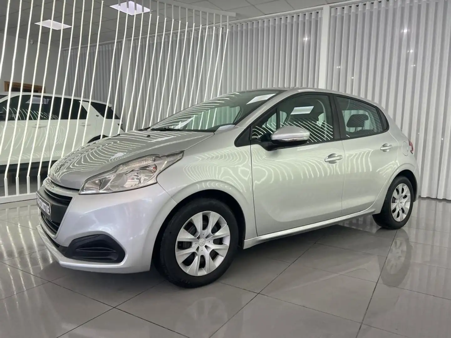 Peugeot 208 1.6BlueHDi Access 75 Gris - 1