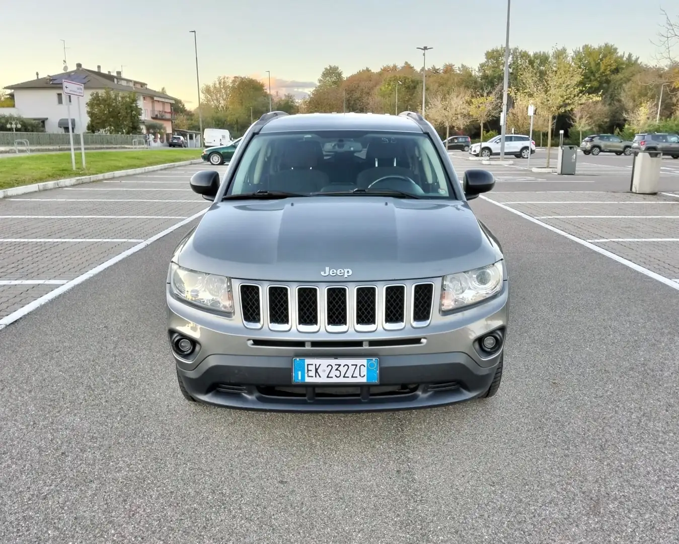 Jeep Compass Compass 2.2 CRD Limited*163Cv*Sensori*All Season Grau - 2