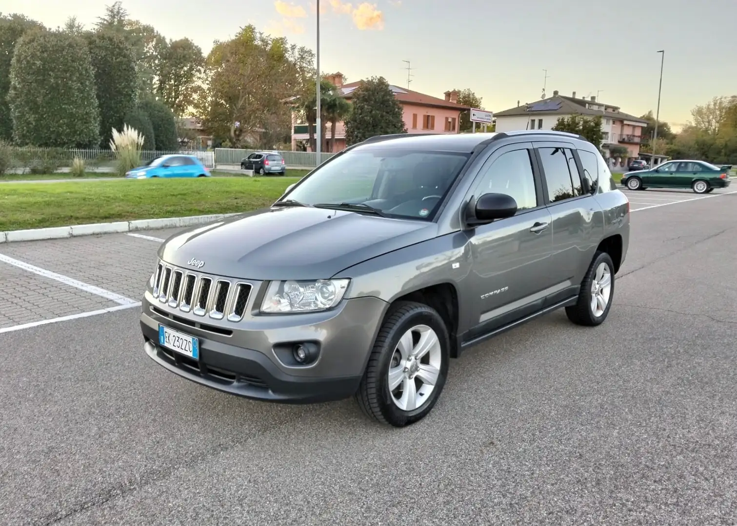 Jeep Compass Compass 2.2 CRD Limited*163Cv*Sensori*All Season Grau - 1