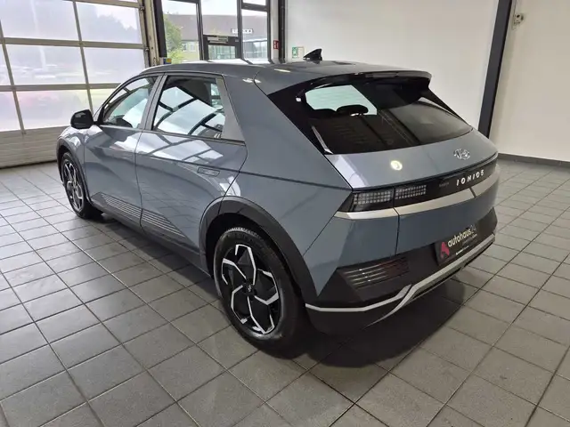 Hyundai Ioniq 5 view 4