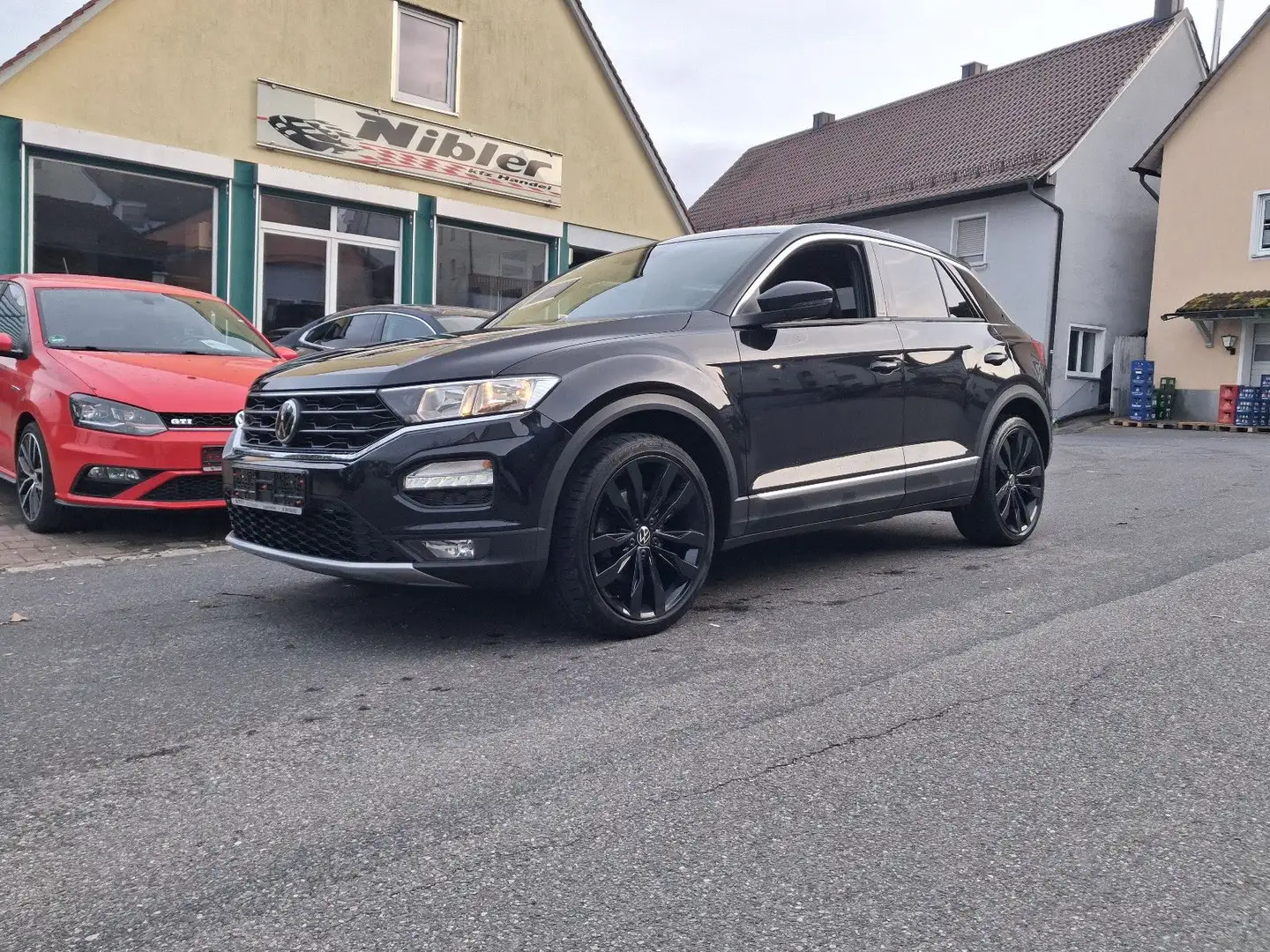 Volkswagen T-Roc 2,0 TSI Sport 4Motion DSG NAVI+ALU 19"+AHK Schwarz - 1