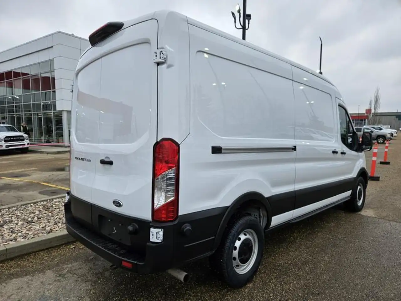 Ford Transit Cargo Van снимка Ford Transit Cargo Van