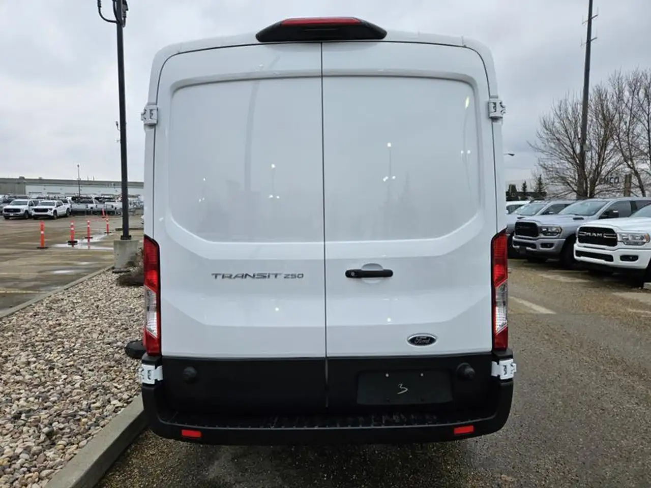 Ford Transit Cargo Van снимка Ford Transit Cargo Van