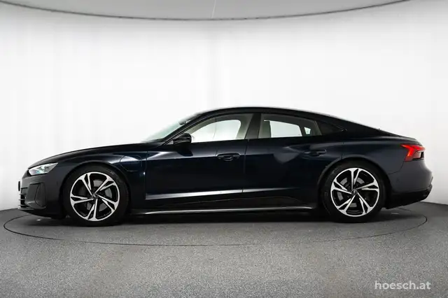 Audi e-tron GT quattro CARBONDACH LASER WÄRME LEDER 360° Ansicht 3