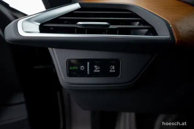 Audi e-tron GT quattro CARBONDACH LASER WÄRME LEDER 360° Ansicht 36