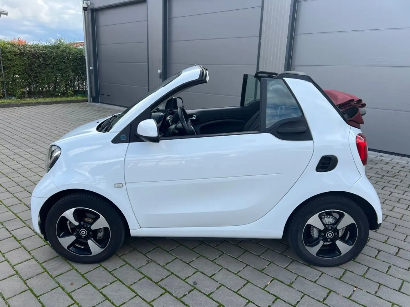 smart forTwo Cabrio/EQ Passion 22KW NAVI PDC Dach rot Bianco - 2