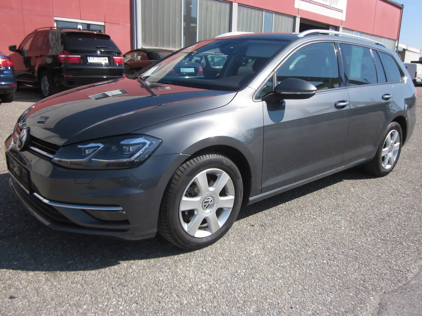 Volkswagen Golf Variant Rabbit 40 Highline  1,6 TDI DSG Grijs - 1
