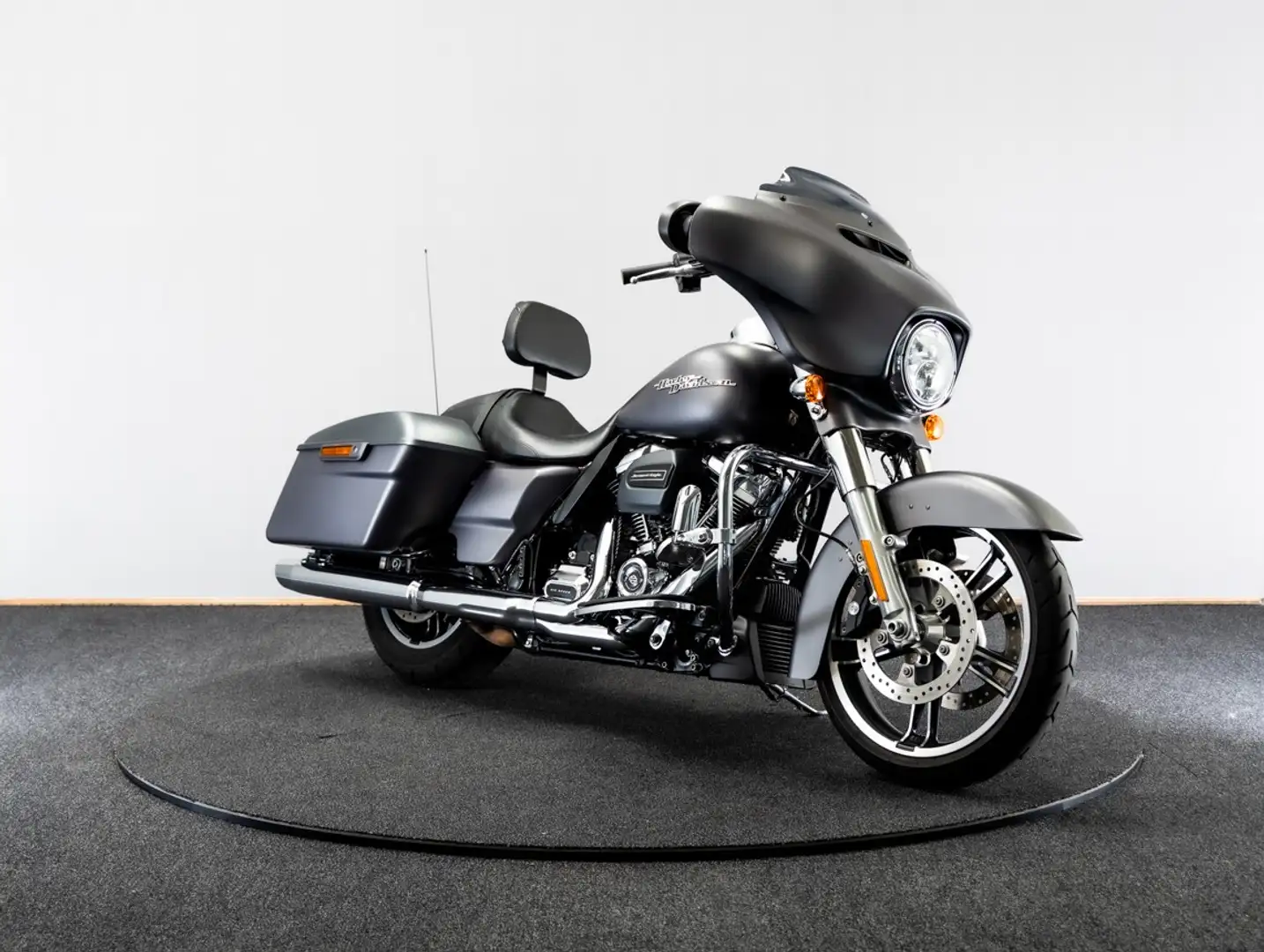 Harley-Davidson Street Glide SPECIAL Negru - 1