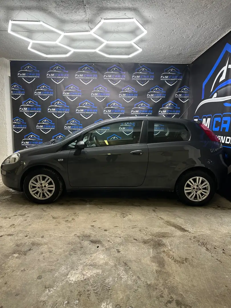 Fiat Punto 1.3 MJT II 75 CV 3 porte Street Grigio - 2
