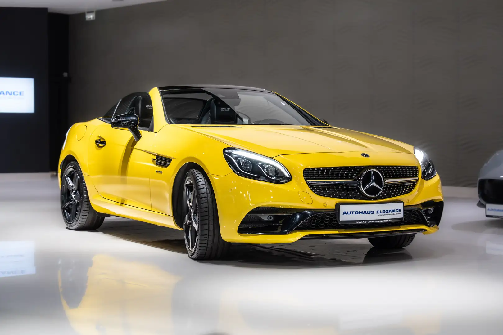 Mercedes-Benz SLC 43 AMG Roadster*NAPPA*H/K*LED*NECK-PRO*CARBON Jaune - 2