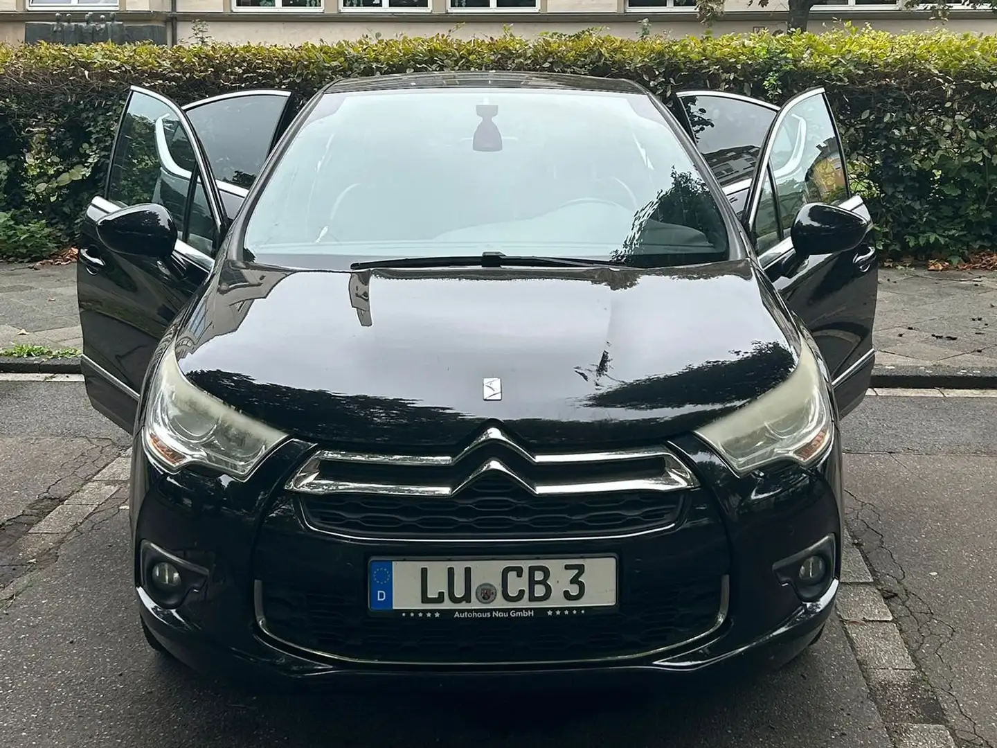 DS Automobiles DS 4 THP 200 SportChic Noir - 1