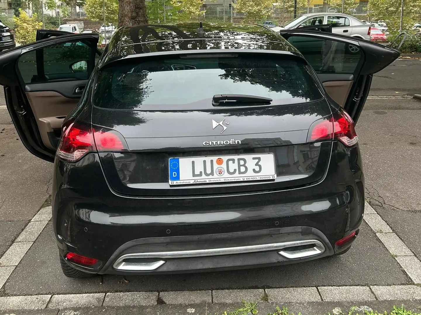 DS Automobiles DS 4 THP 200 SportChic Noir - 2