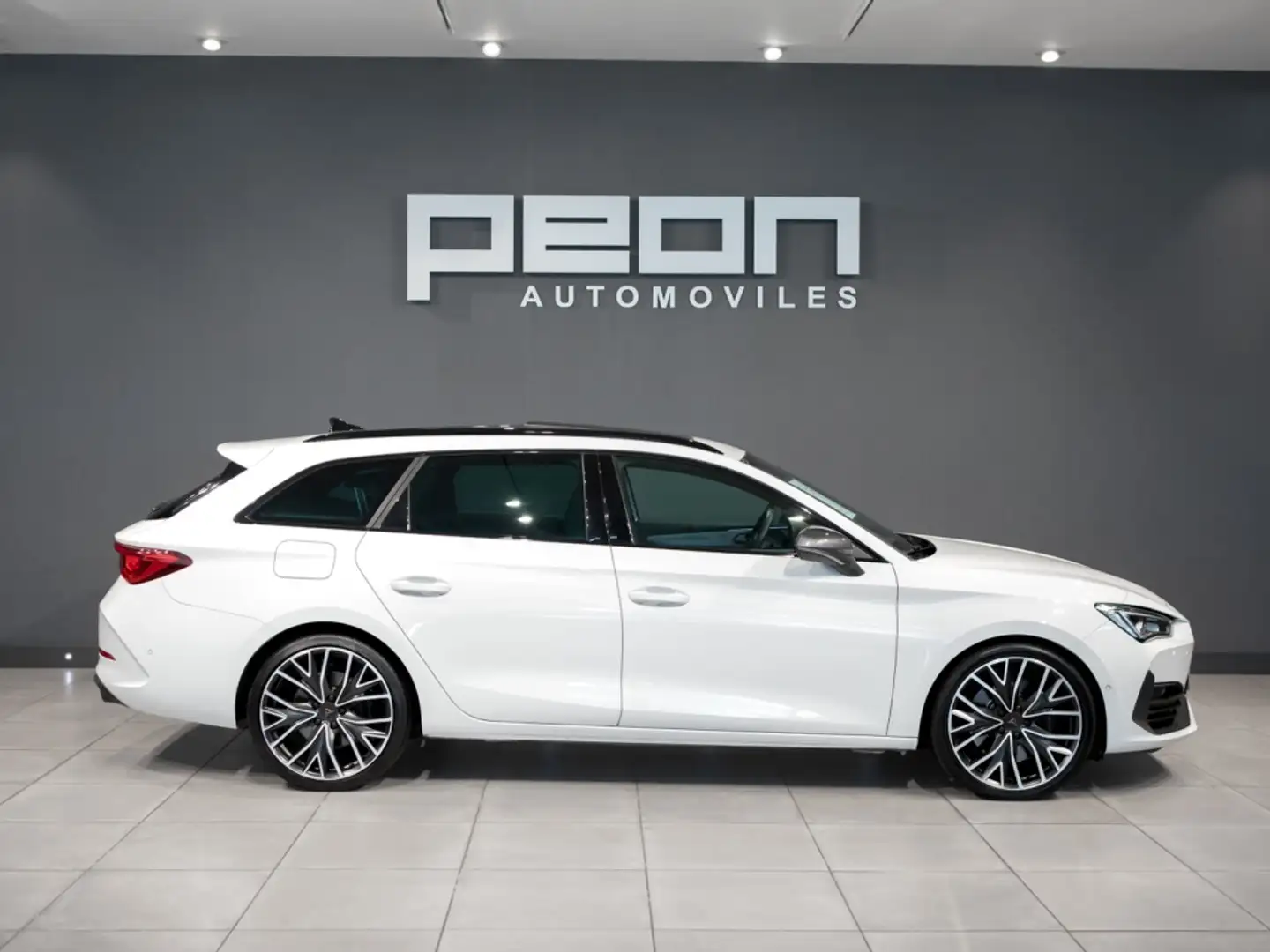 CUPRA Leon Sportstourer 2.0 TSI VZ DSG 228KW Blanco - 2