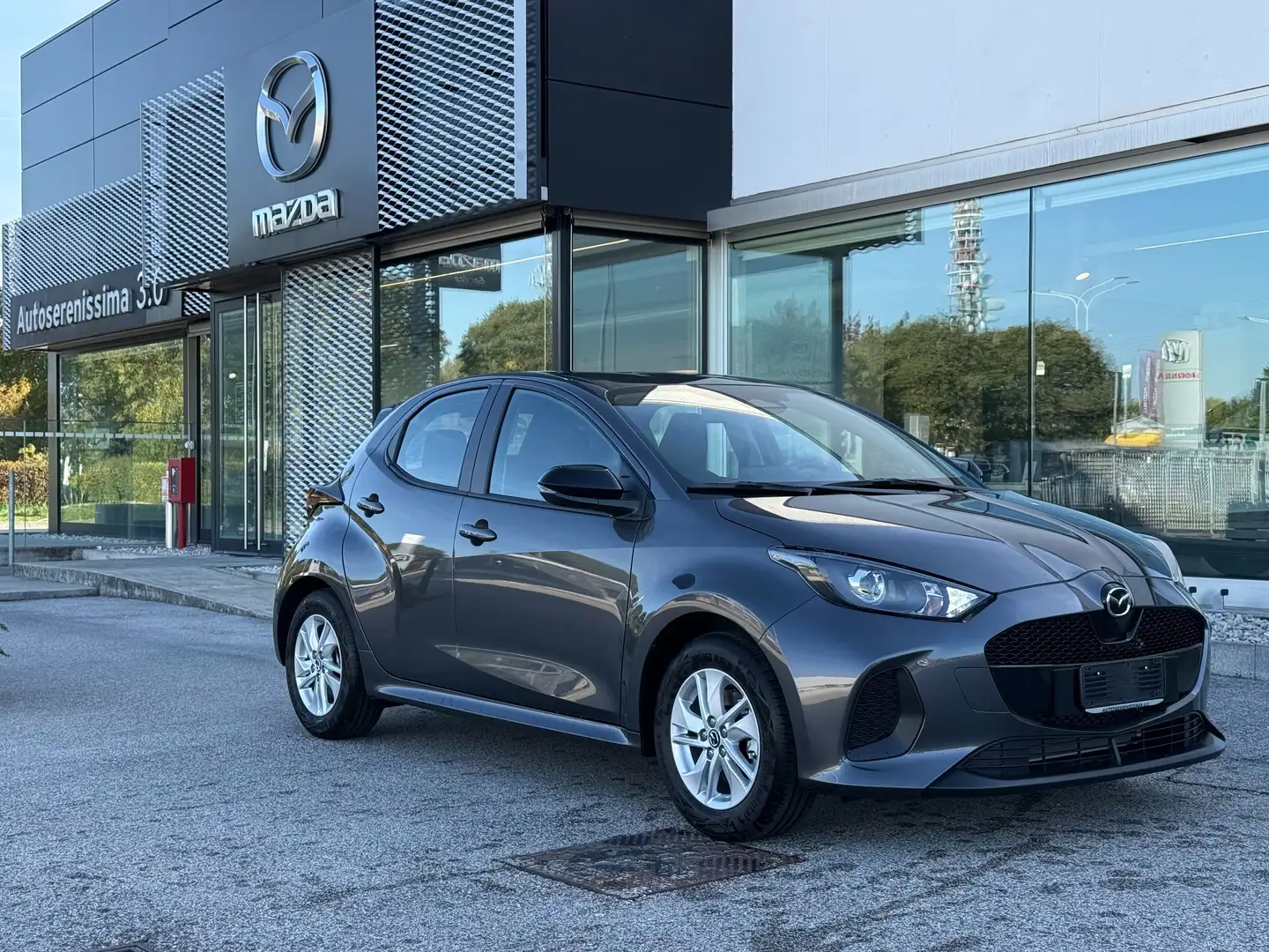 Mazda 2 2 1.5 vvt full hybrid electric Centre Line e-cvt Gris - 1