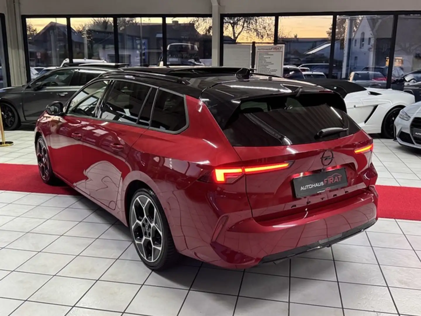 Opel Astra ST 1.2 Turbo 96kW Ultimate Auto LED°Navi°Kamera Rouge - 2