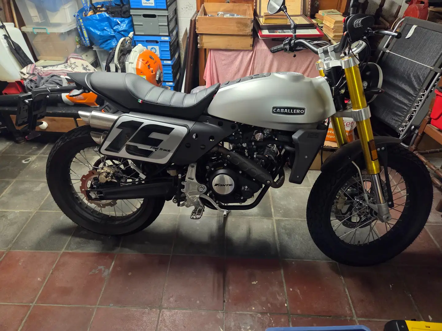 Fantic Caballero 125 Flat track Gümüş rengi - 1