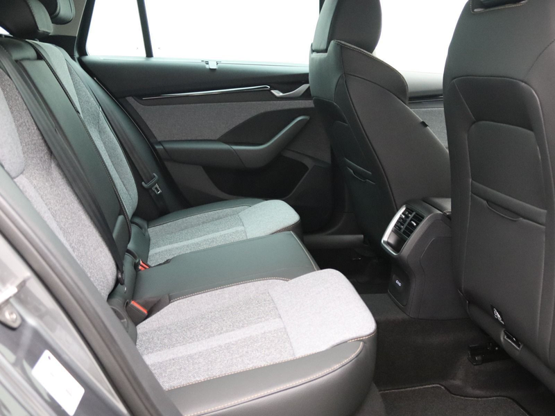 Skoda Octavia Selection 1.5 eTSI DSG / SmartLink, AHK — photo 9