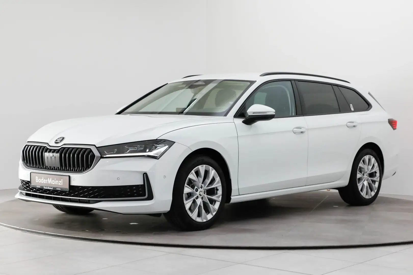 Skoda Superb Combi 1.5 TSI DSG SHZ ACC Matrix AHK 360° Weiß - 2