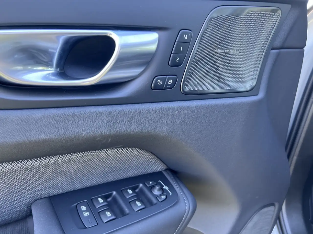 Volvo XC60 2026 — фото 12